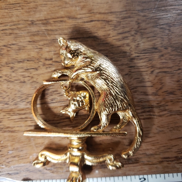 Two Cutie Kitty Brooches, Avon And JLC - Picture 4 of 13